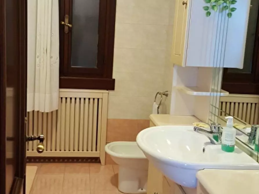 Immagine 5 di Casa indipendente in vendita  in Via stradone a Torri Di Quartesolo