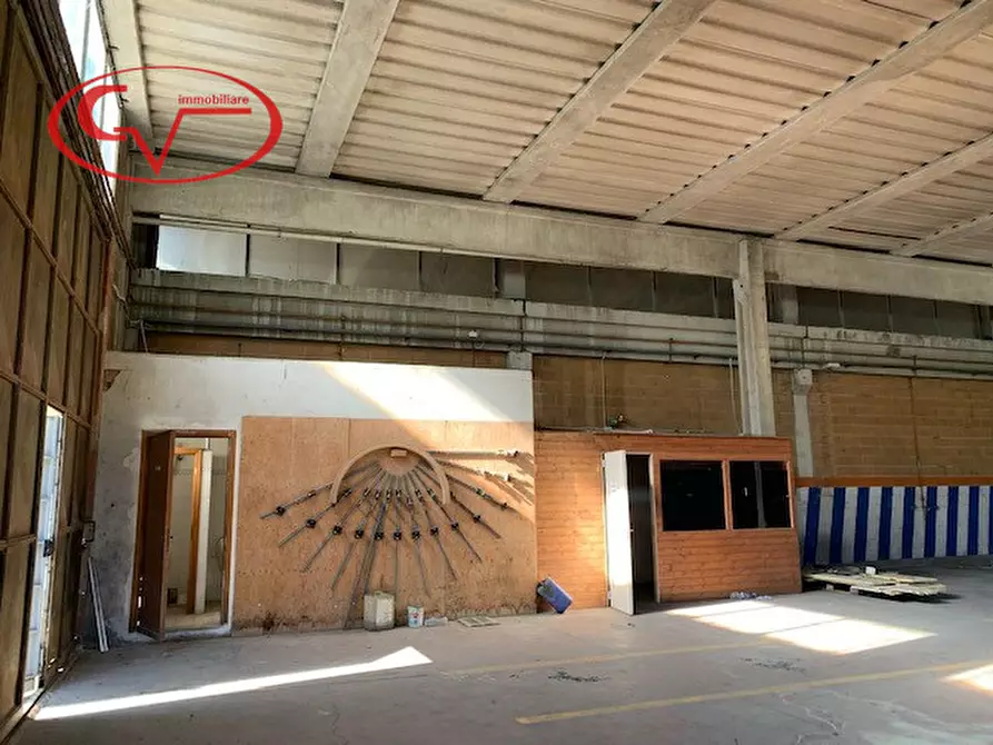 Immagine 4 di Laboratorio in affitto  in via lungarno a Terranuova Bracciolini