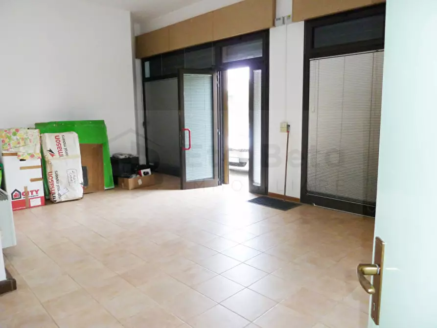 Immagine 5 di Negozio in affitto  in Via Salata a Noventa Padovana