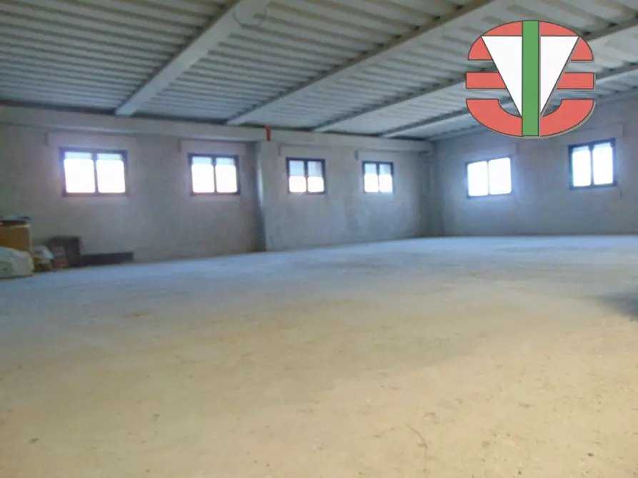 Immagine 2 di Capannone industriale in vendita  a Piombino Dese