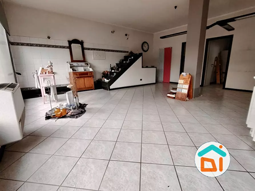 Immagine 7 di Ufficio in vendita  in viale venezia giulia a Cormons