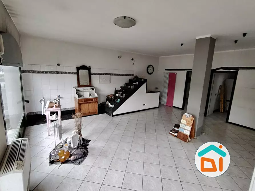 Immagine 8 di Ufficio in vendita  in viale venezia giulia a Cormons