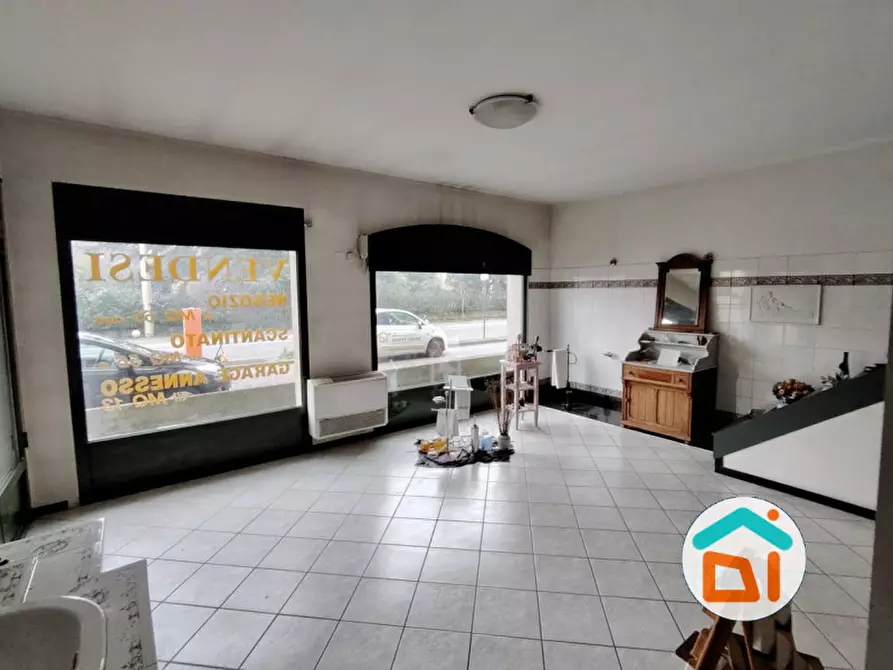 Immagine 13 di Ufficio in vendita  in viale venezia giulia a Cormons