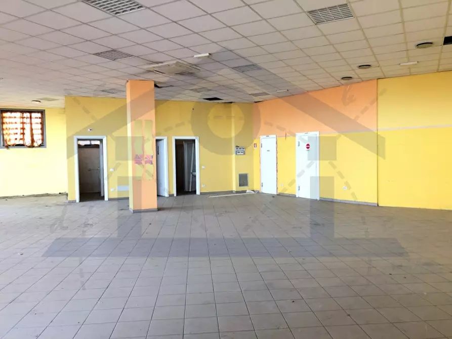 Immagine 2 di Negozio in vendita  in via Statale a Calcinato