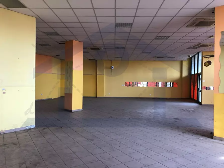 Immagine 8 di Negozio in vendita  in via Statale a Calcinato