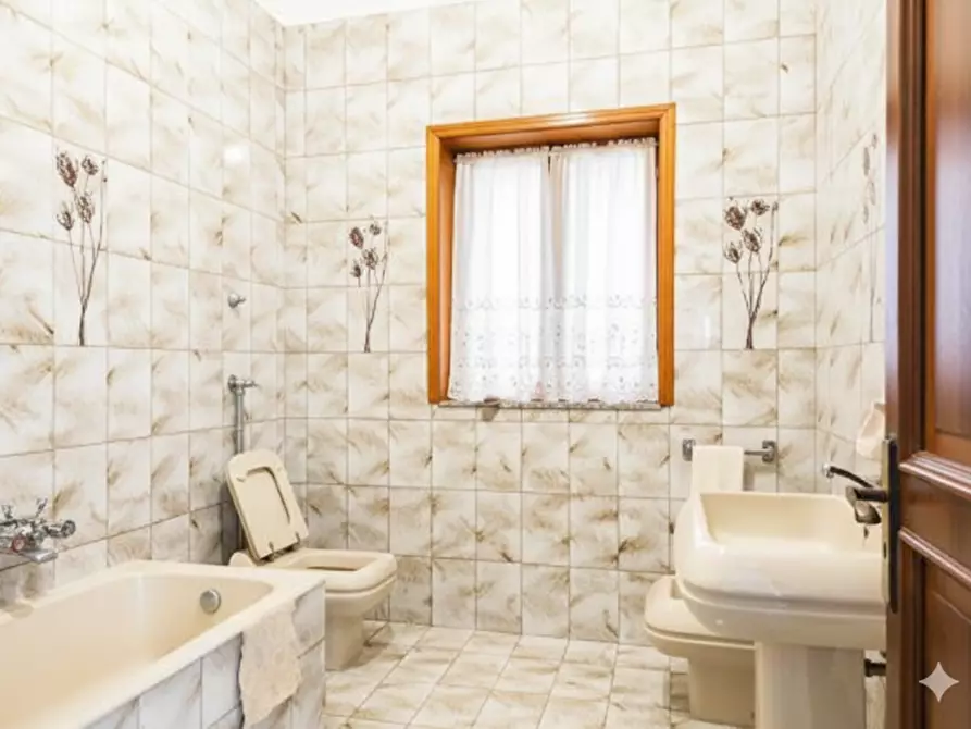 Immagine 6 di Casa indipendente in vendita  in Via Michelica Musebbi Calicantone a Modica