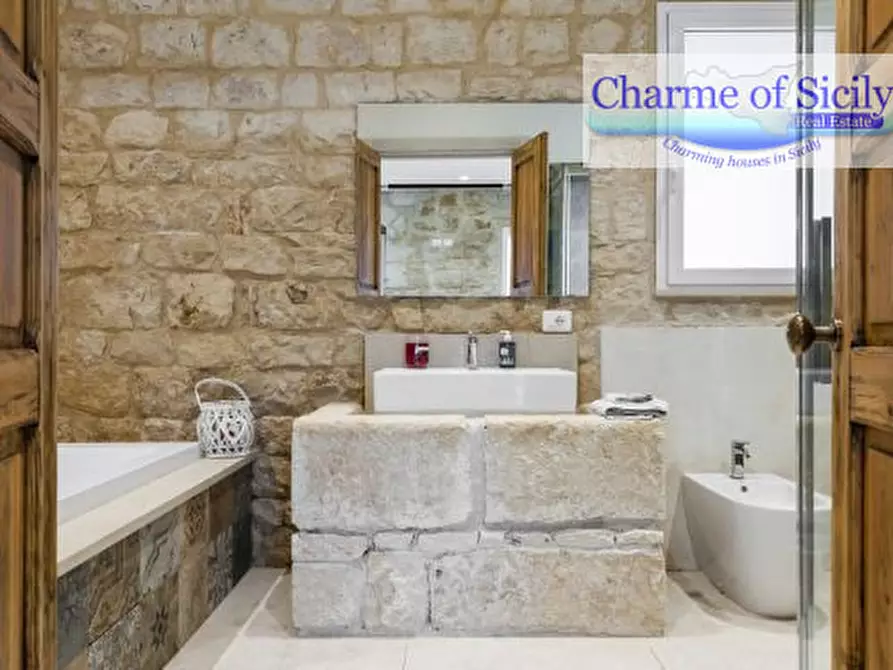 Immagine 36 di Villa in vendita  in Contrada Graffetta a Modica