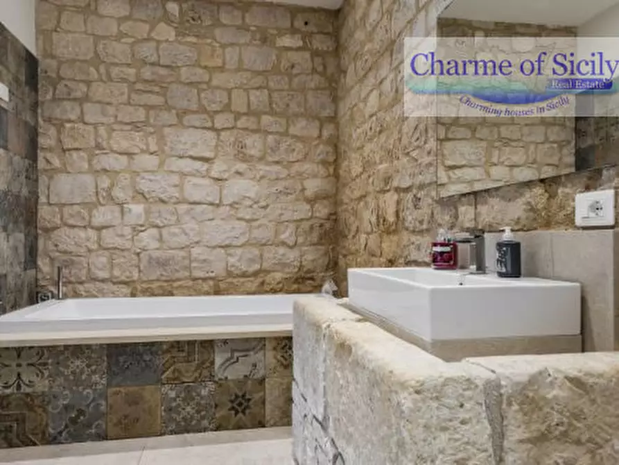 Immagine 37 di Villa in vendita  in Contrada Graffetta a Modica