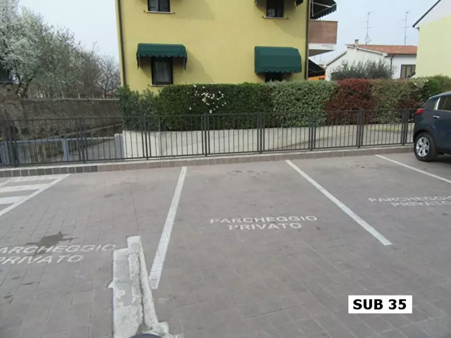 Immagine 1 di Posto auto in vendita  in via Costa Calcinara, N. 21 a Monselice
