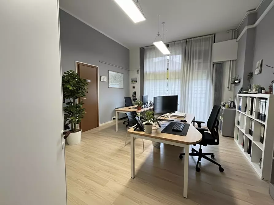 Immagine 2 di Ufficio in vendita  a Abano Terme