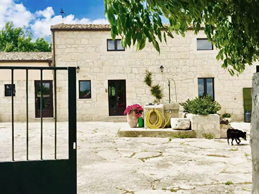 Immagine 1 di Villa in vendita  in Provinciale 55 a Ragusa