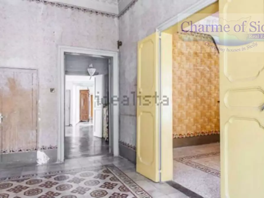 Immagine 21 di Palazzo in vendita  in Corso Principessa Maria del Belgio a Modica