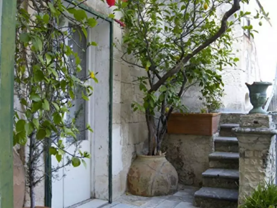 Immagine 25 di Palazzo in vendita  in Corso Principessa Maria del Belgio a Modica