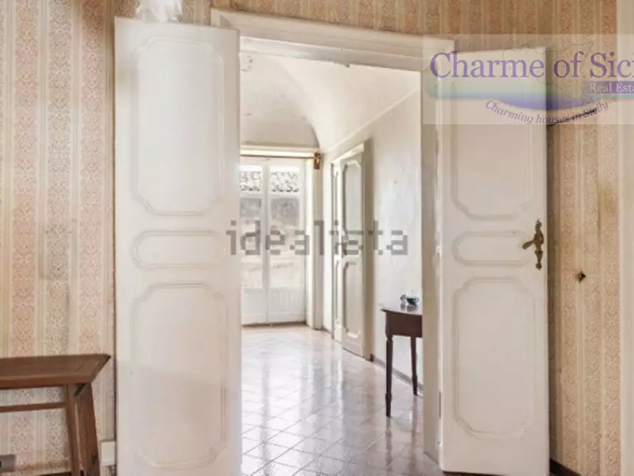 Immagine 26 di Palazzo in vendita  in Corso Principessa Maria del Belgio a Modica