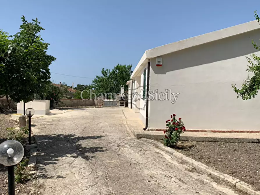 Immagine 3 di Villa in vendita  in Via del tellesimo a Ragusa