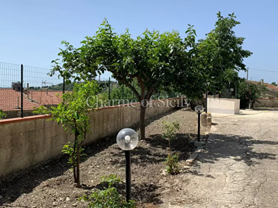 Immagine 35 di Villa in vendita  in Via del tellesimo a Ragusa