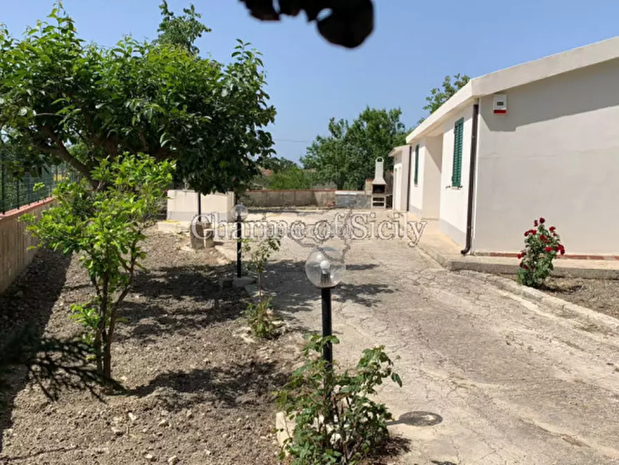 Immagine 39 di Villa in vendita  in Via del tellesimo a Ragusa