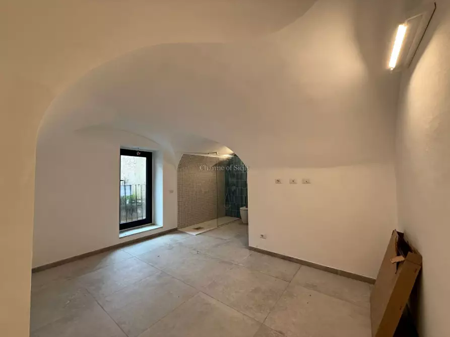 Immagine 21 di Casa indipendente in vendita  in Via Santa Sofia a Modica