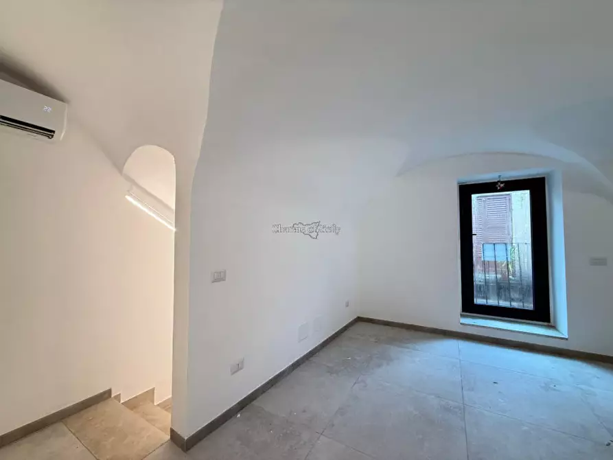 Immagine 21 di Casa indipendente in vendita  in Via Santa Sofia a Modica