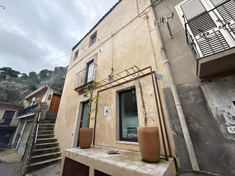 Immagine 38 di Casa indipendente in vendita  in Via Santa Sofia a Modica