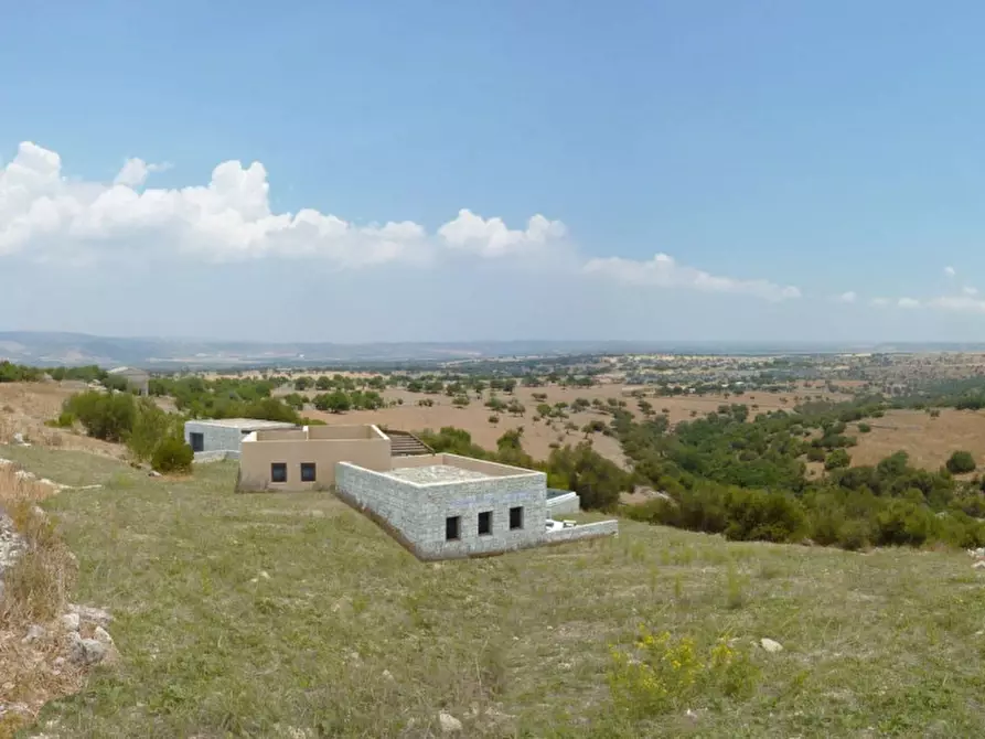 Immagine 10 di Villa in vendita  in Contrada Pezzettulla a Rosolini