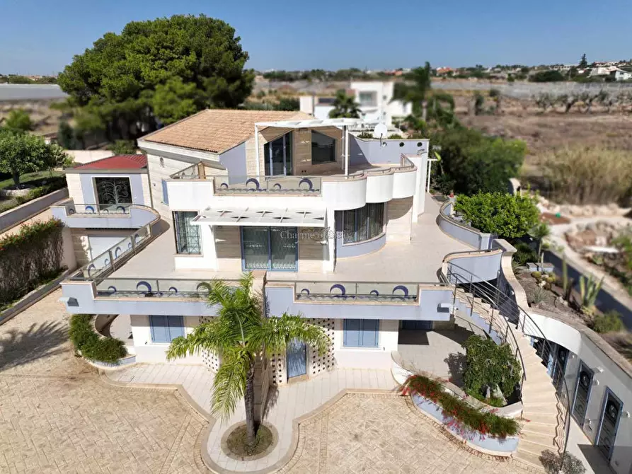 Immagine 2 di Villa in vendita  a Ragusa