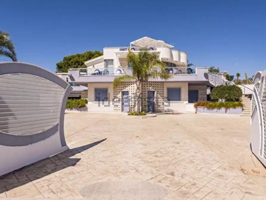 Immagine 10 di Villa in vendita  a Ragusa