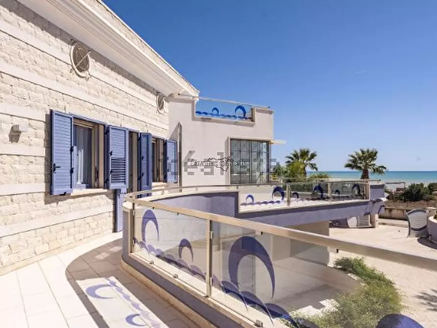 Immagine 13 di Villa in vendita  a Ragusa