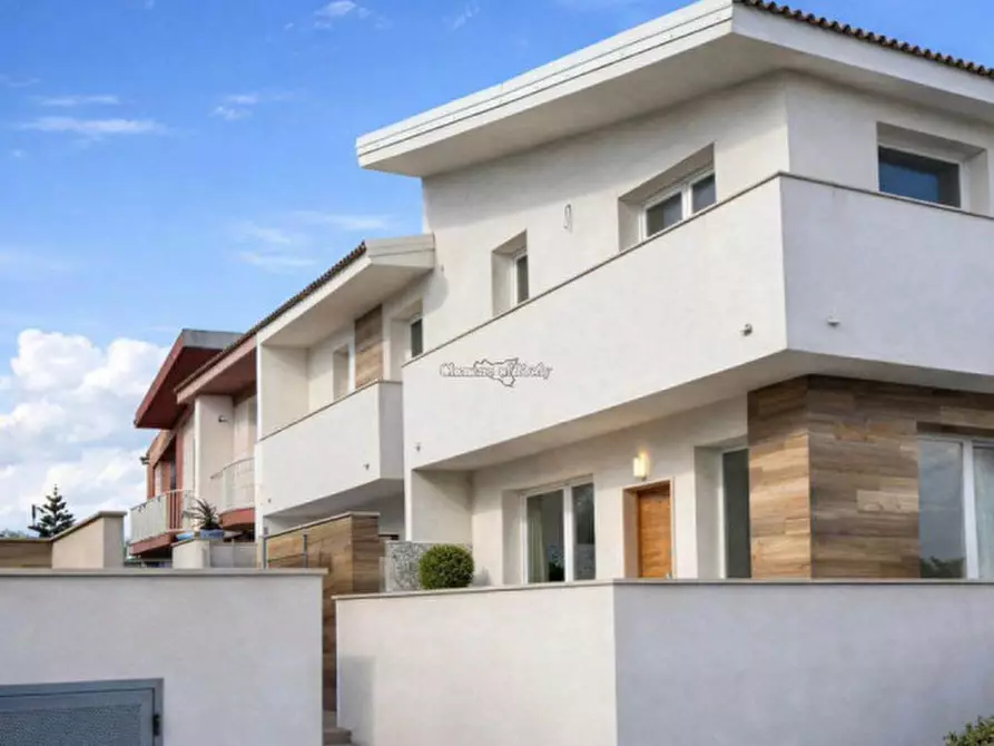 Immagine 1 di Casa bifamiliare in vendita  in Via dei Fiordalisi a Ispica