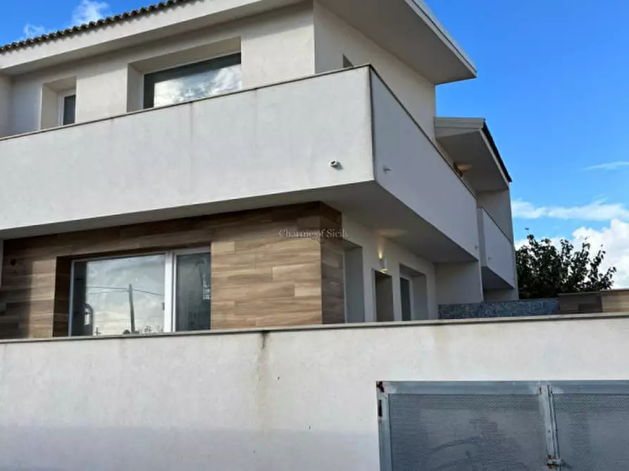 Immagine 3 di Casa bifamiliare in vendita  in Via dei Fiordalisi a Ispica
