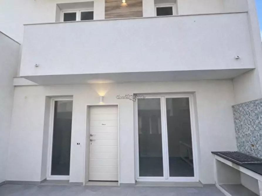 Immagine 4 di Casa bifamiliare in vendita  in Via dei Fiordalisi a Ispica