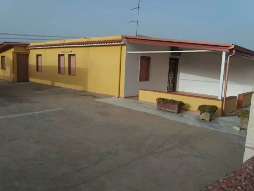 Immagine 2 di Casa indipendente in vendita  in Via dello Zaffiro a Ispica