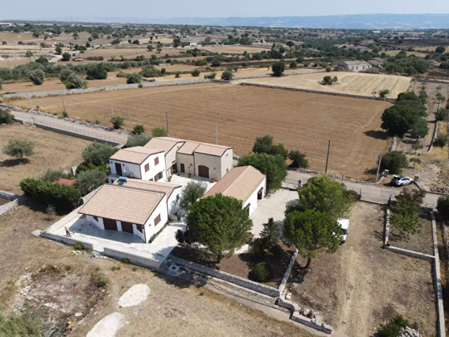 Immagine 3 di Villa in vendita  in Cappuzzello Donna Raimonda a Modica