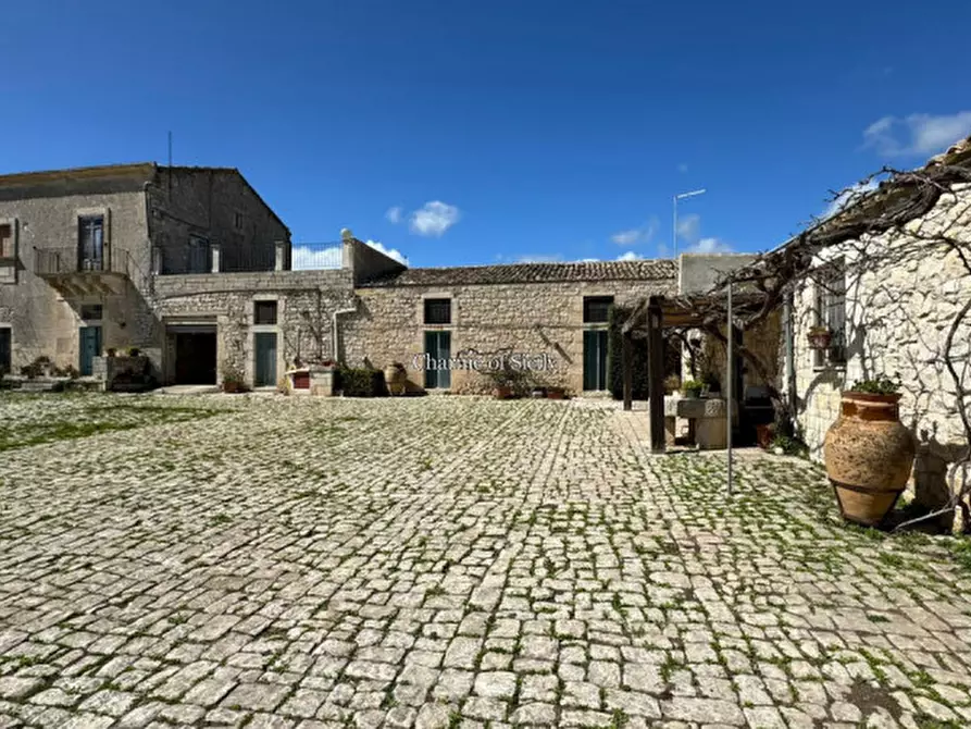 Immagine 2 di Villa in vendita  in Strada Provinciale 17 a Modica