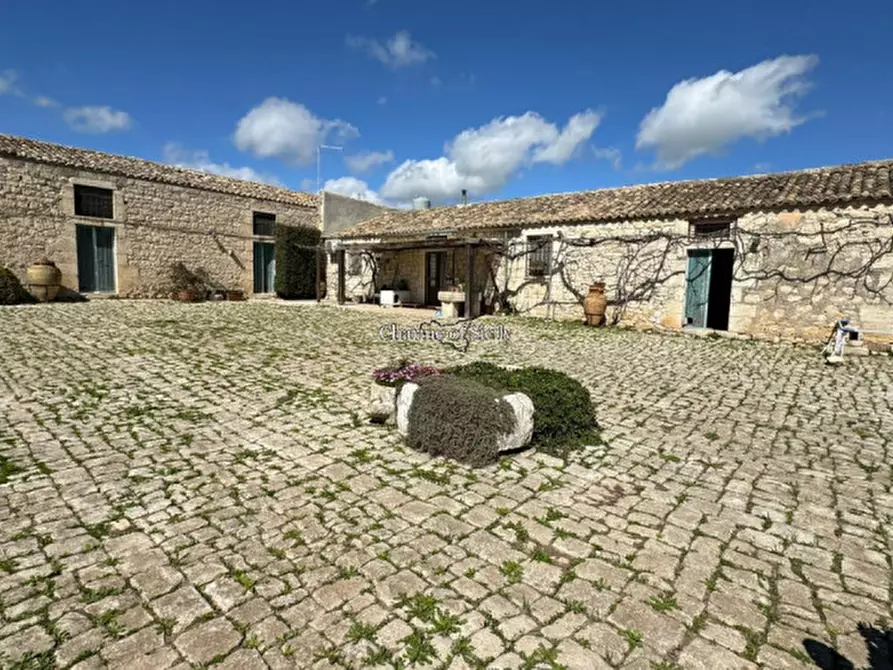 Immagine 3 di Villa in vendita  in Strada Provinciale 17 a Modica