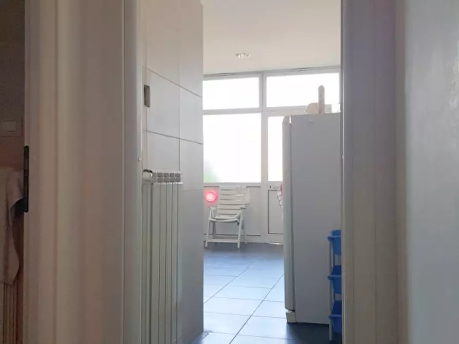 Immagine 32 di Negozio in vendita  in via Noasca a Roma