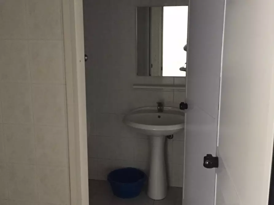 Immagine 4 di Laboratorio in affitto  in Via Pisana a Scandicci