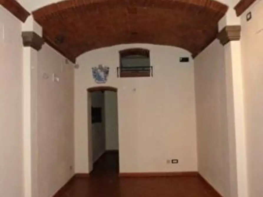 Immagine 2 di Negozio in affitto  in Borgo San Frediano a Firenze