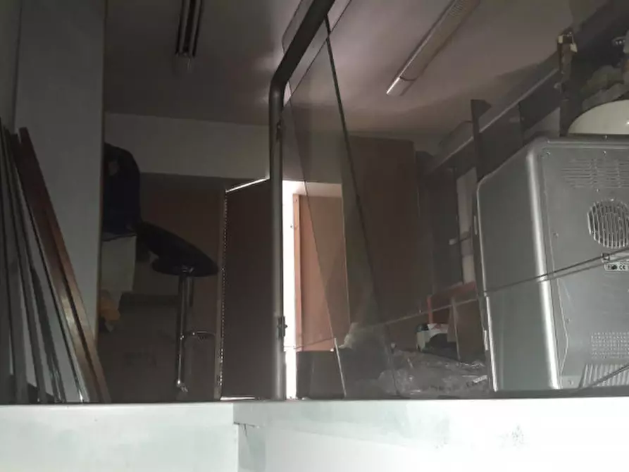 Immagine 7 di Negozio in affitto  in VIALE DUSE a Firenze