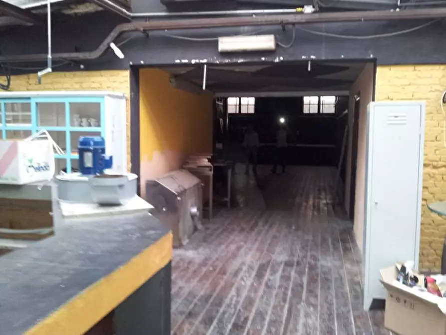 Immagine 7 di Negozio in affitto  in Via di Novoli a Firenze