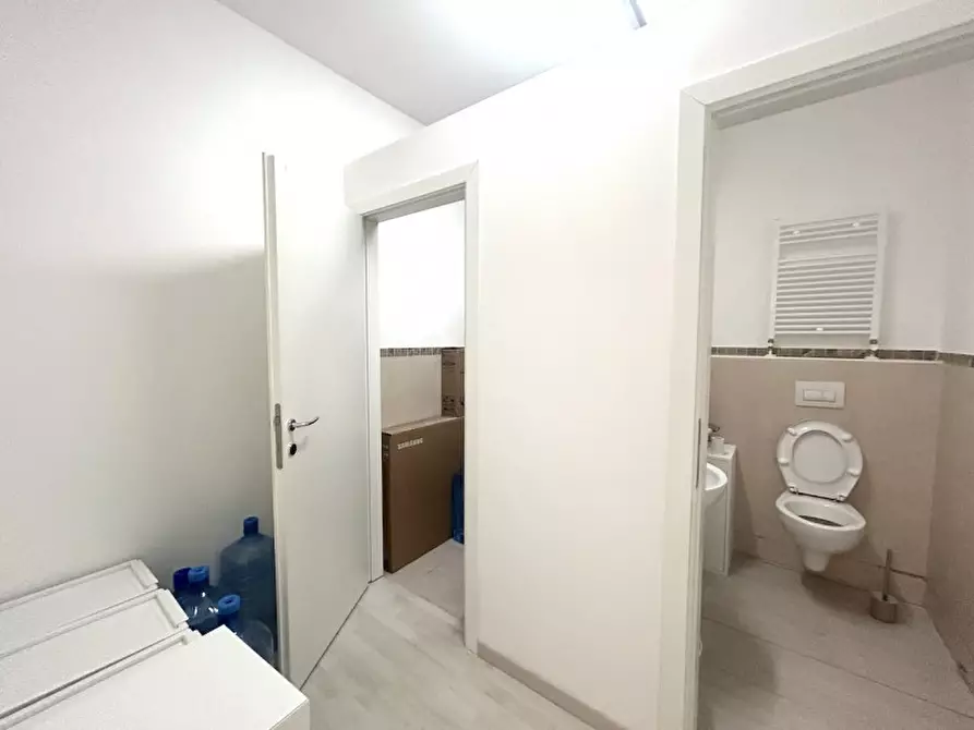 Immagine 8 di Ufficio in affitto  in Via Cavalcavia a Cesena