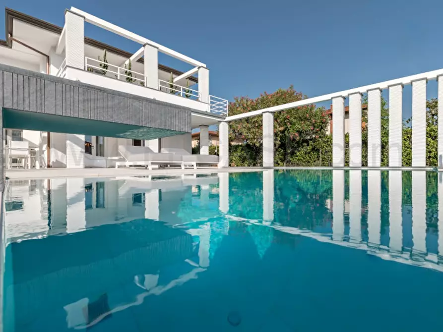 Immagine 8 di Villa in affitto  in via Fratelli Cervi a Forte Dei Marmi