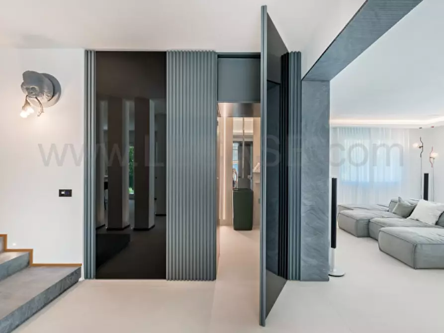 Immagine 45 di Villa in affitto  in via Fratelli Cervi a Forte Dei Marmi