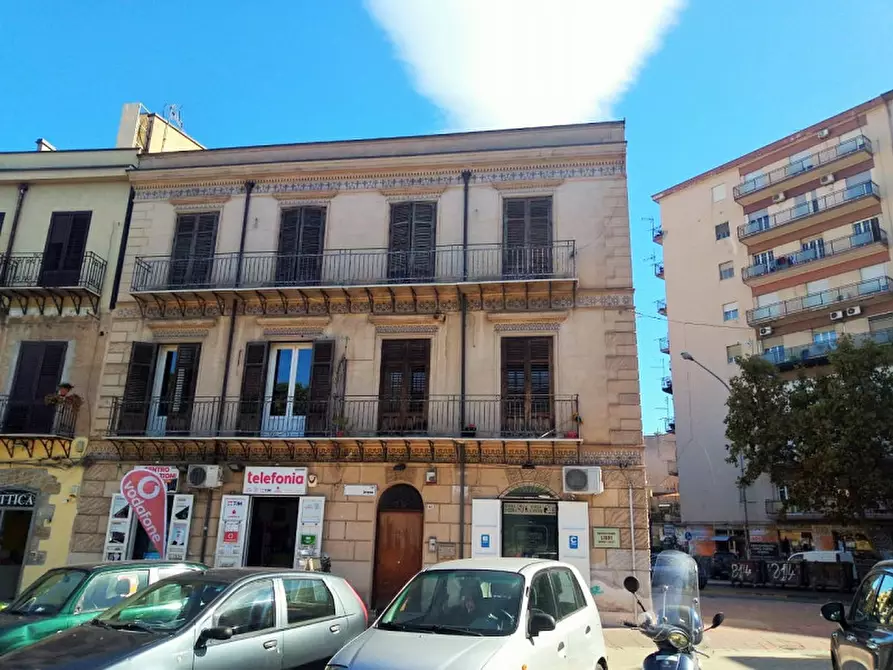 Immagine 1 di Appartamento in vendita  in Via Brasa a Palermo