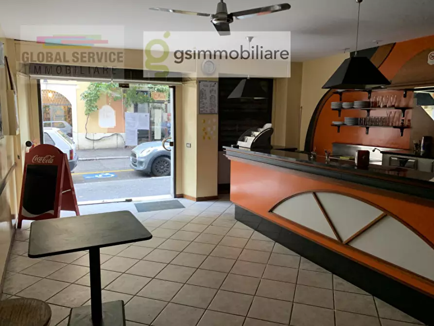 Immagine 5 di Negozio in vendita  in via della Pace, 1B a Brescia