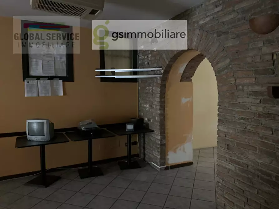 Immagine 13 di Negozio in vendita  in via della Pace, 1B a Brescia