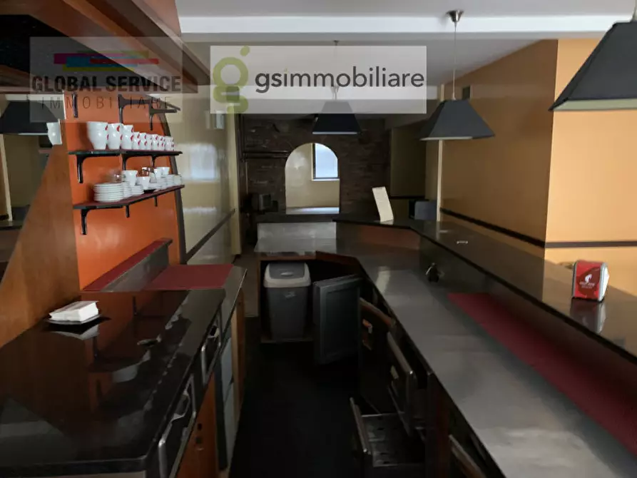 Immagine 15 di Negozio in vendita  in via della Pace, 1B a Brescia