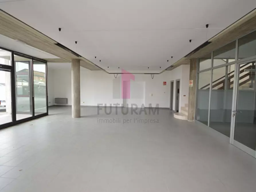 Immagine 4 di Negozio in affitto  a Brendola