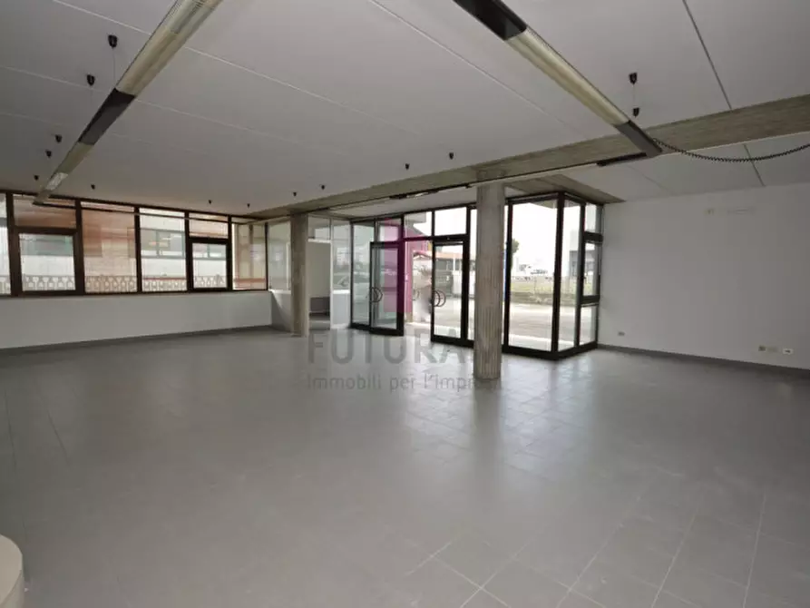 Immagine 7 di Negozio in affitto  a Brendola