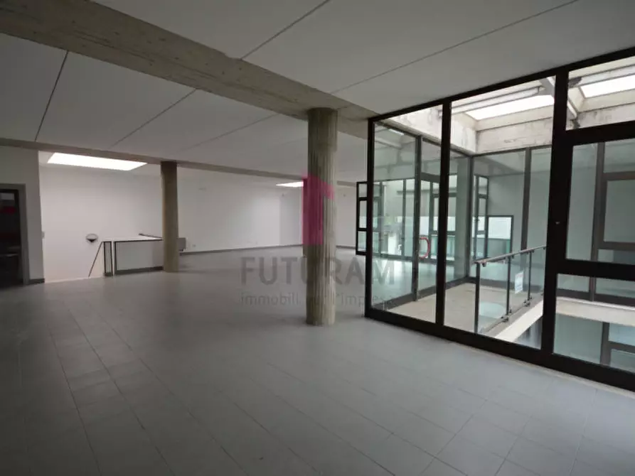 Immagine 20 di Negozio in affitto  a Brendola